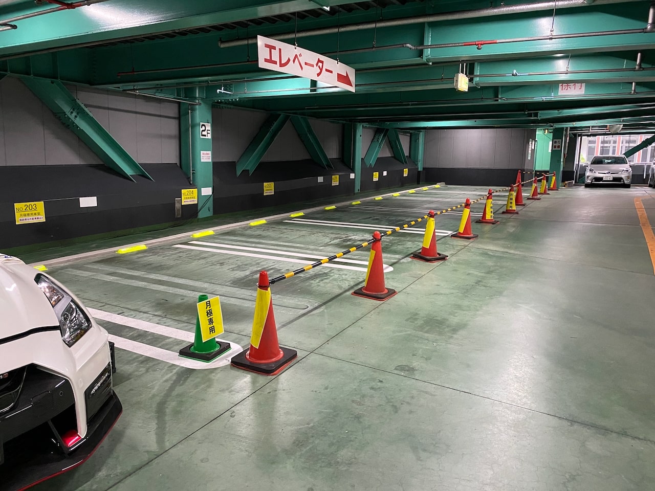 栄スーパーカーガレージ 7