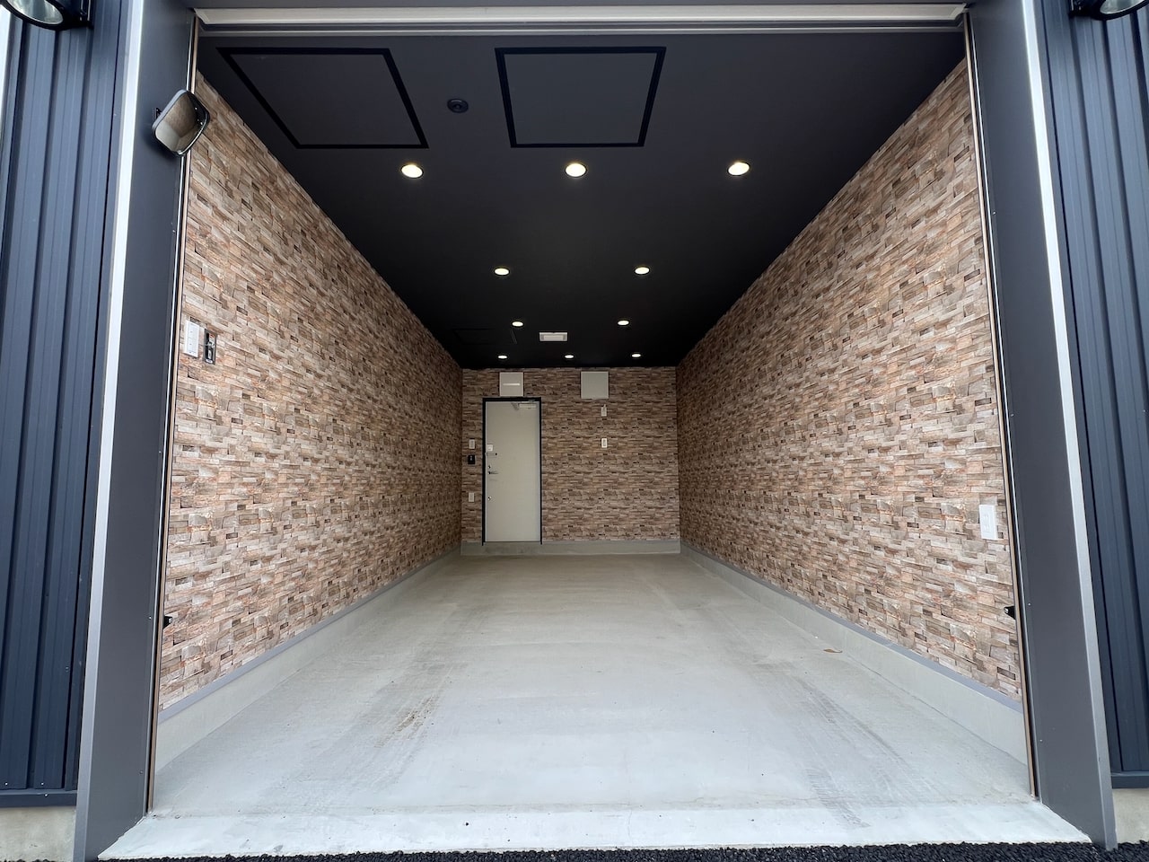 You&Meガレージ 6